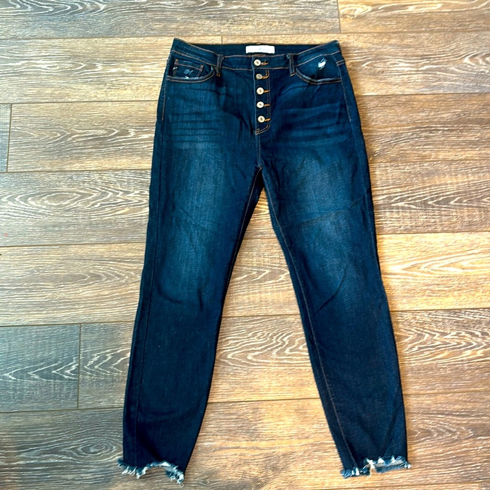Kancan high rise button fly skinny jeans. Size 15/31. Dark blue.